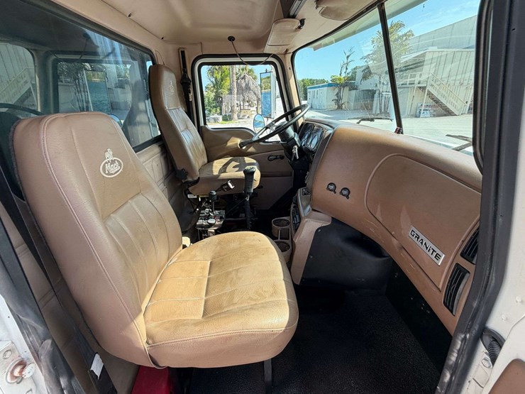 2006-mack-granite-ct713-image-39