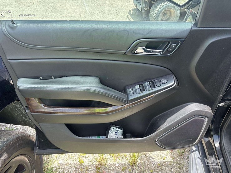 2019-chevrolet-tahoe-image-10
