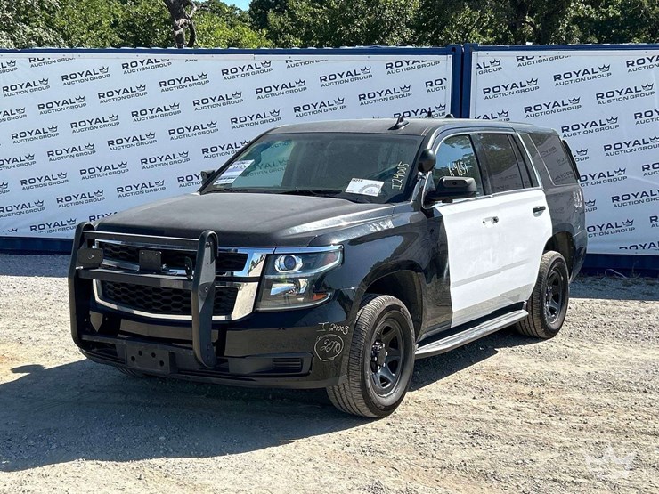 2016-chevrolet-tahoe-image-1