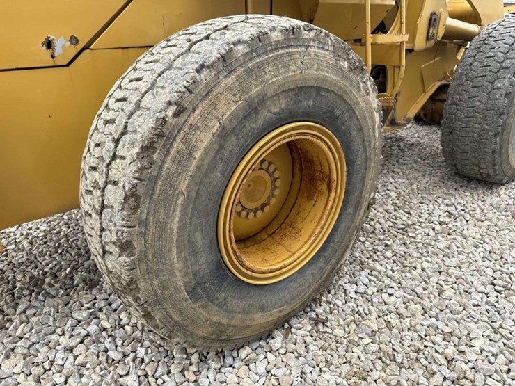caterpillar-928g-image-10