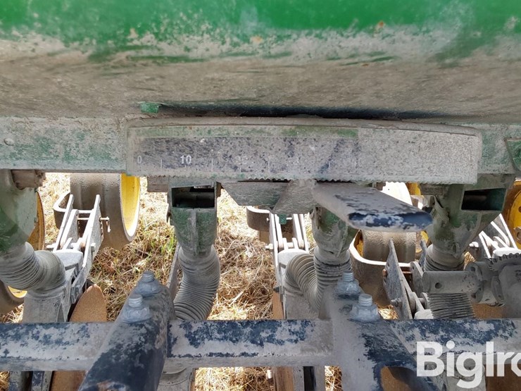 john-deere-450-image-12