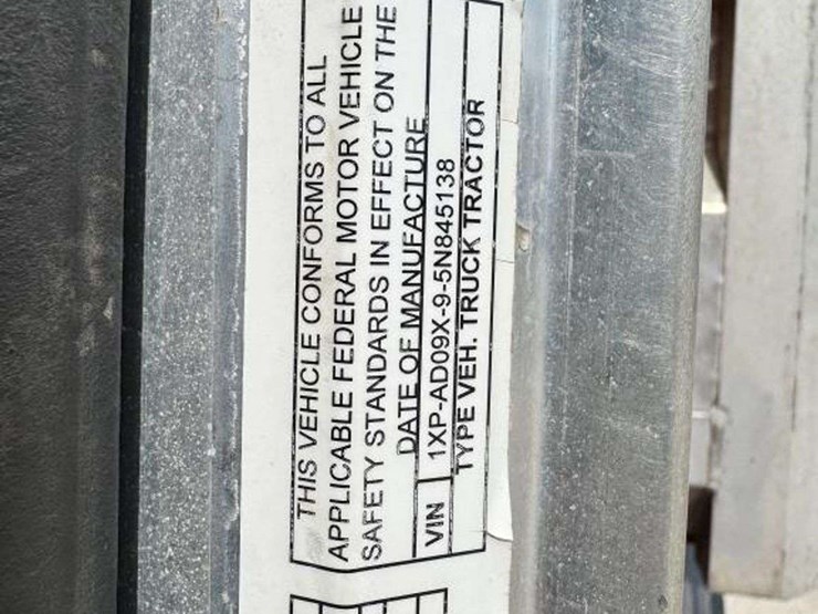 2004-peterbilt-357-image-31