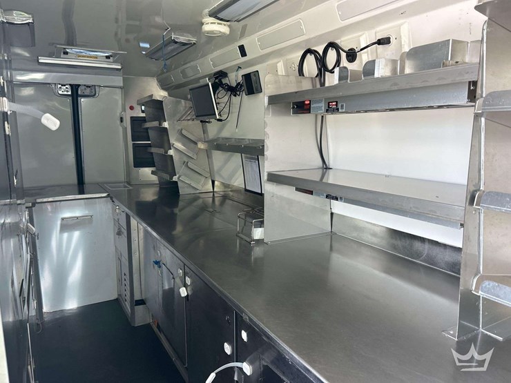 2021-mercedes-benz-sprinter-4500-image-18