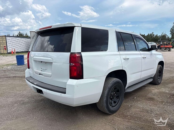 2019-chevrolet-tahoe-image-3