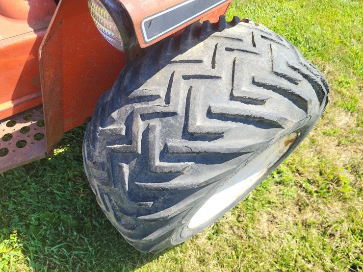 simplicity-garden-tractor-w/engine-and-hydrostat-transmission---parts-image-13