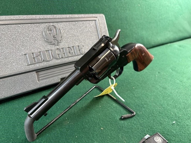 ruger-new-mdl.-blackhawk-45colt-revolver-image-10