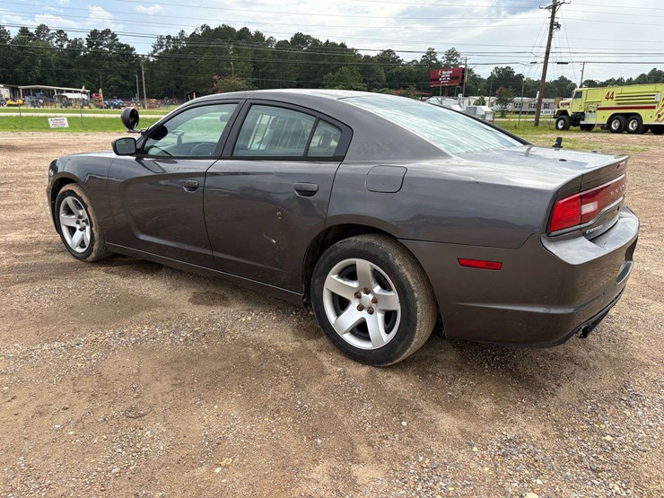 2014-dodge-charger-police-sedan-(187,640-miles)-image-2
