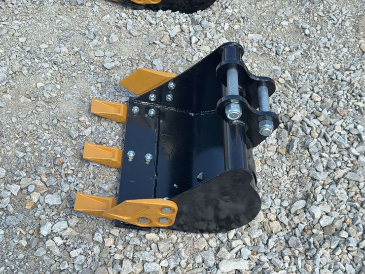 15”-mini-excavator-bucket-image-2