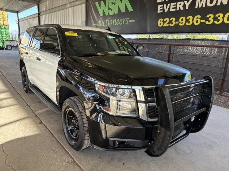 2017-chevrolet-tahoe-image-2