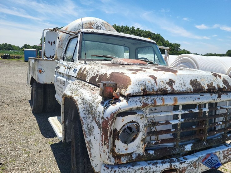 ford-f700-image-56