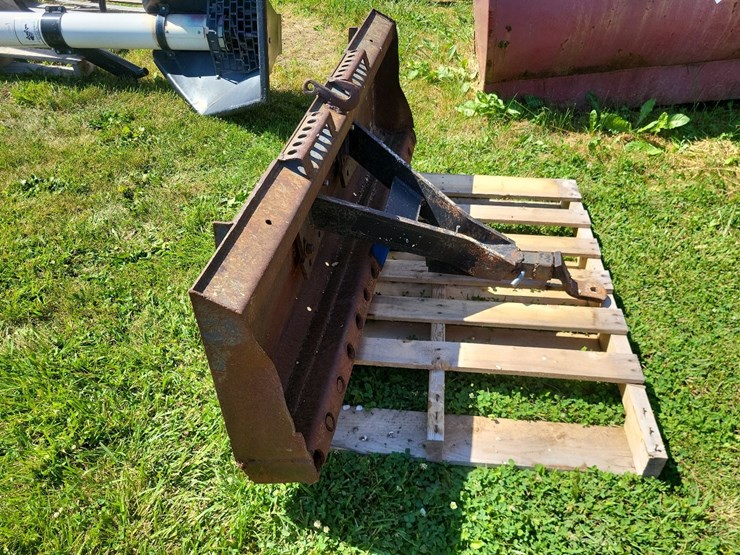 skid-loader-mounted-reece-receiver-hitch-image-7