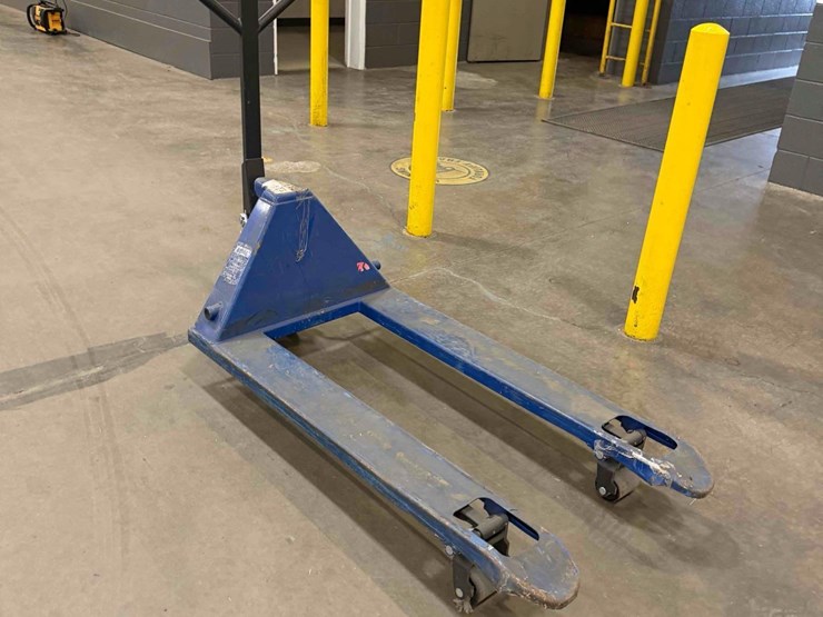 manual-pallet-jack-image-2