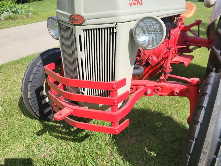1951-ford-8n-image-10