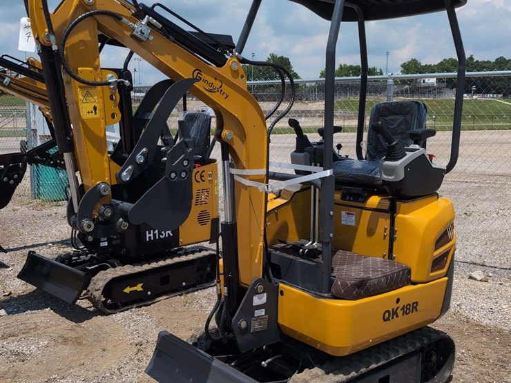 cfg-industries-mini-excavator---qk18r-image-1