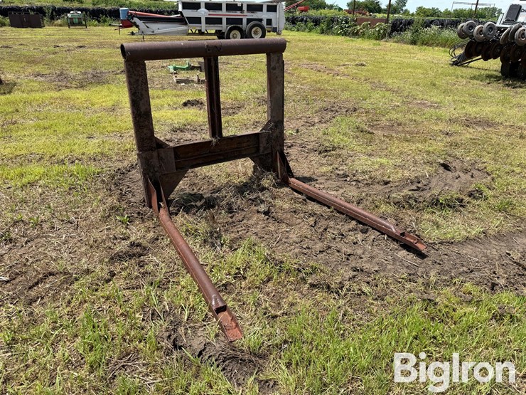 shop-built-3-pt-bale-fork-image-3