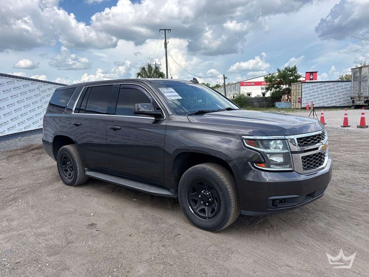 2018-chevrolet-tahoe-image-2