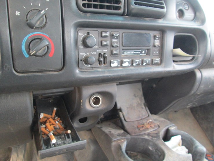 1999-dodge-2500-image-28