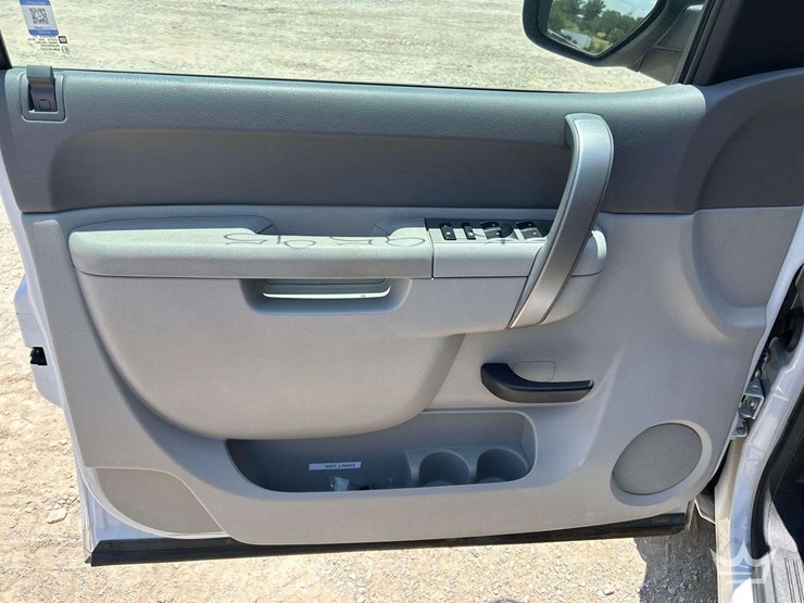2013-chevrolet-silverado-image-11