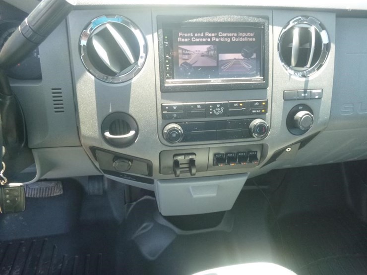 2011-ford-f550-image-17