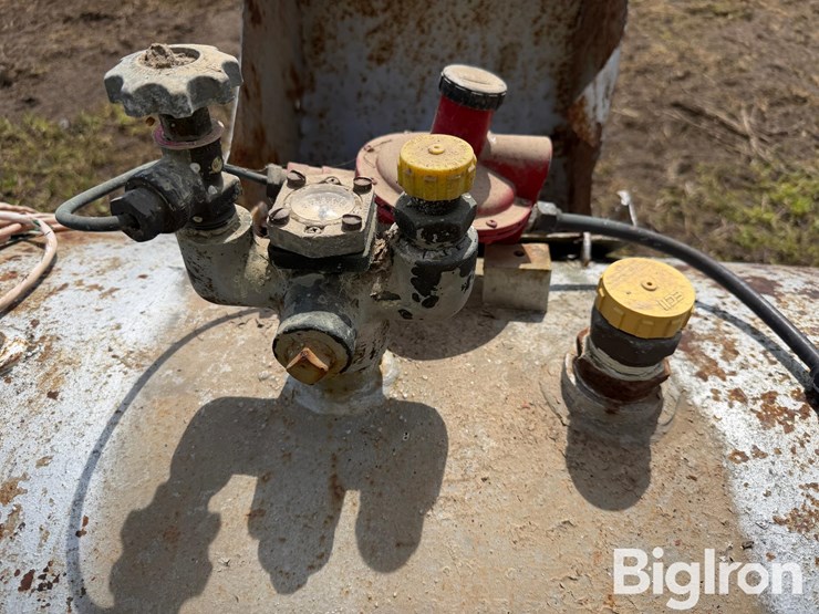 1946-mcnamer-200-gal-propane-storage-tank-image-13