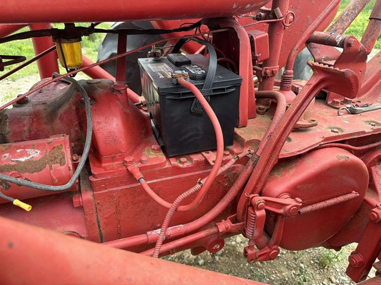 farmall-m-loader-tractor-image-17