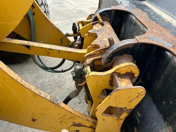 2016-caterpillar-938k-image-47