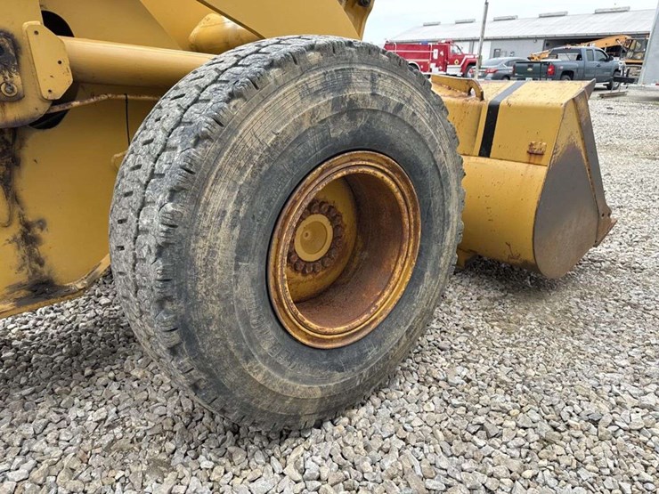caterpillar-928g-image-11