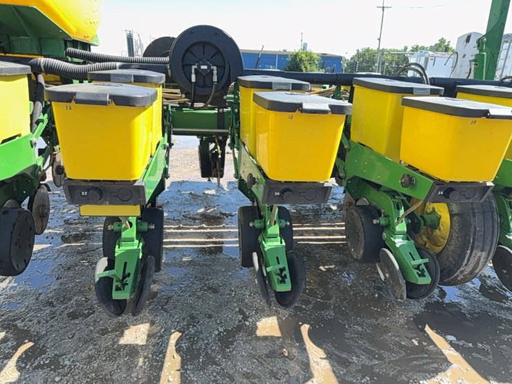 john-deere-1770-image-23