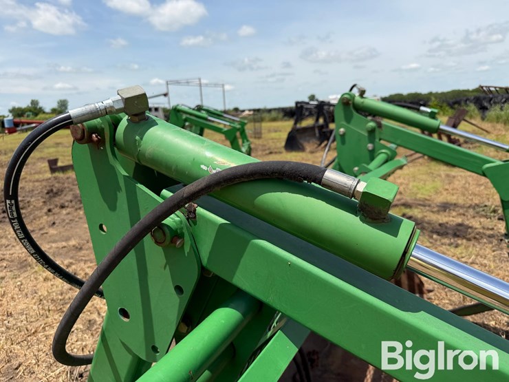 john-deere-8-image-17