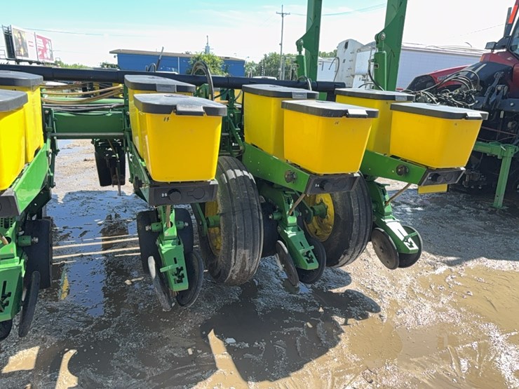 john-deere-1770-image-22
