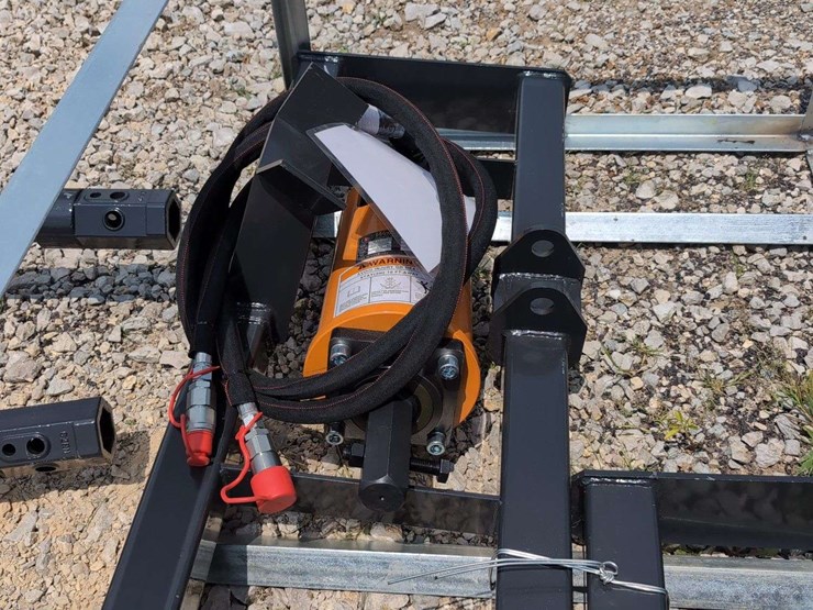(1)-wolverine-skid-steer-auger-drive-&-bit-12"/18"-adb-13-1218r-image-3