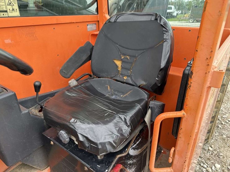 2012-jlg-g6-42a-image-14