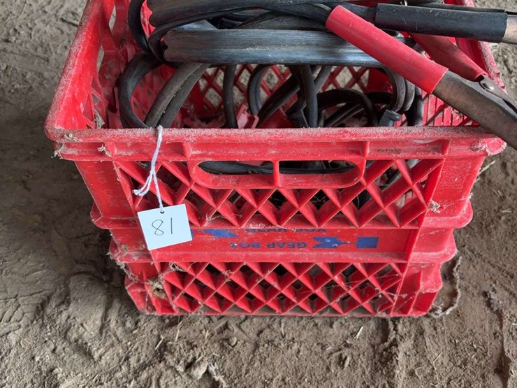 heavy-duty-jumper-cables-in-plastic-crate-image-2