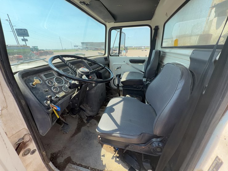 1995-ford-l9000-image-44