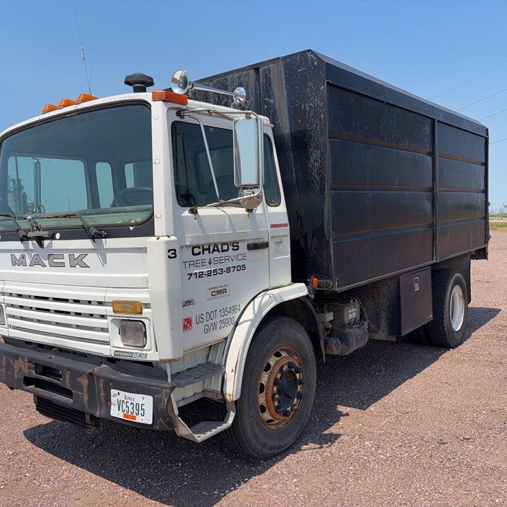 1997 Mack MS200P Dump Truck