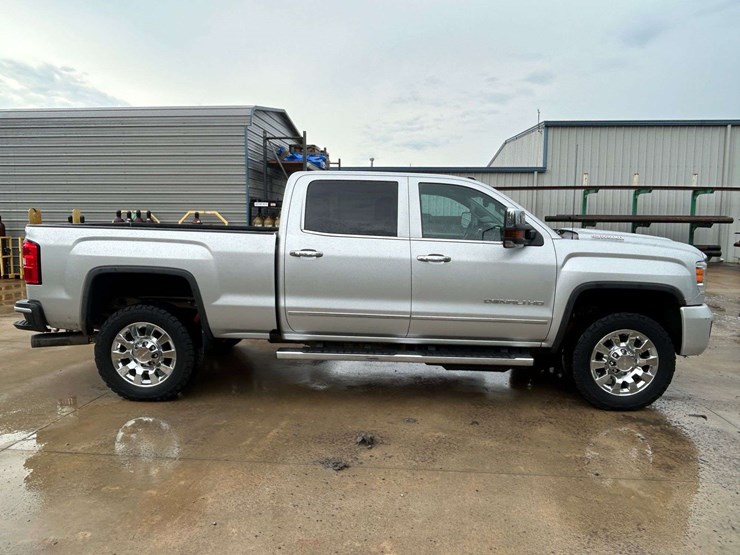 2019-gmc-2500-image-5