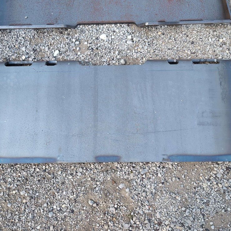 (1) Wolverine Skid Steer HD Attachment Plate QMP2-16-12T