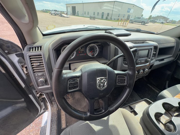2016-dodge-2500-image-24