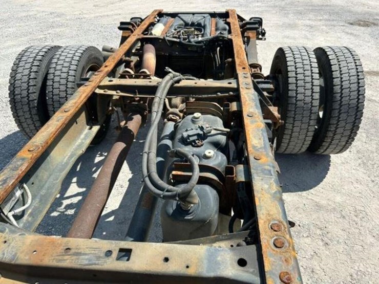 2016-ford-f550-xl-image-28