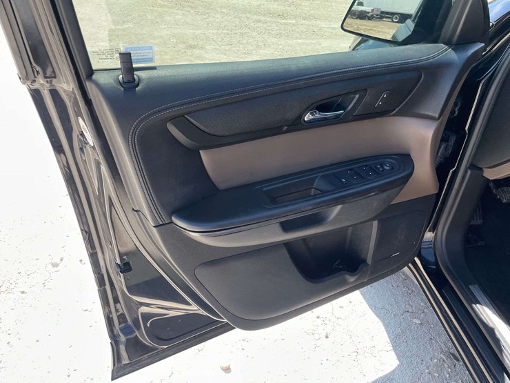 2016-gmc-acadia-image-9
