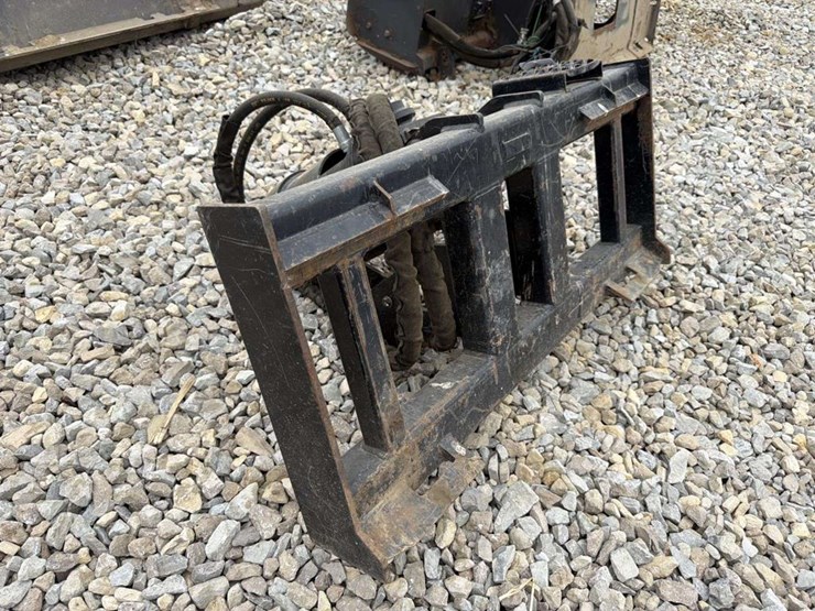 cat-a19b-skid-steer-auger-image-1