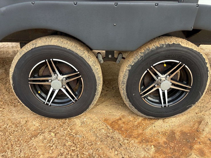 2022-forrest-river-tracer-27'-travel-trailer-image-13