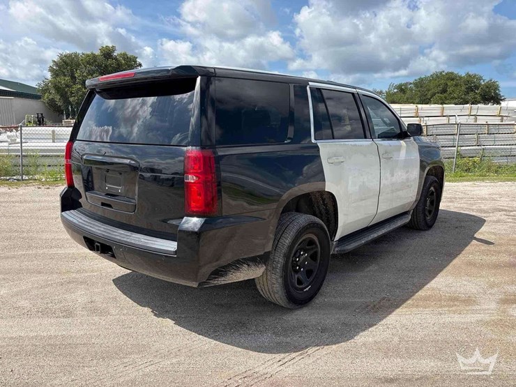 2018-chevrolet-tahoe-image-3
