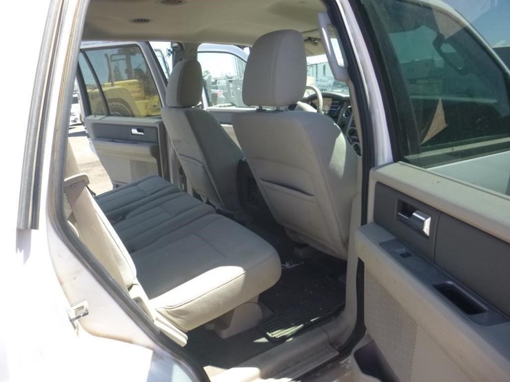 2014-ford-expedition-image-8