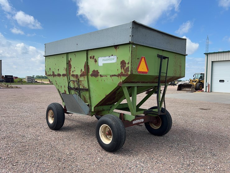 parker-5010b-gravity-wagon-image-6