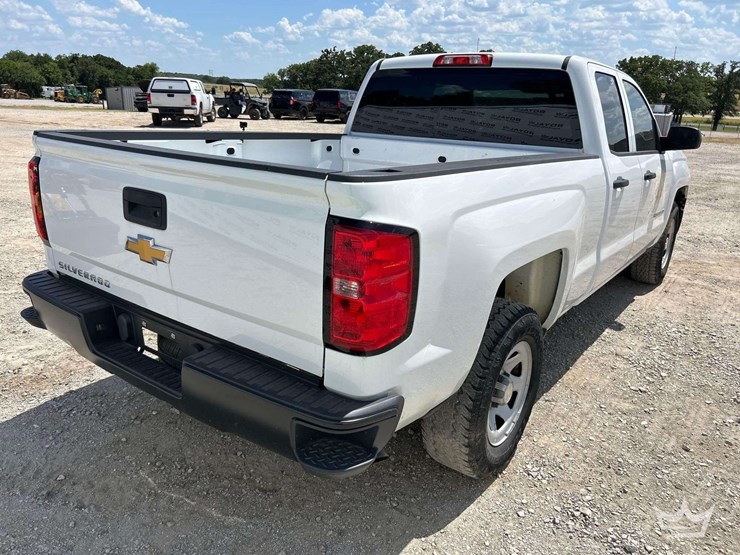 2015-chevrolet-silverado-image-3