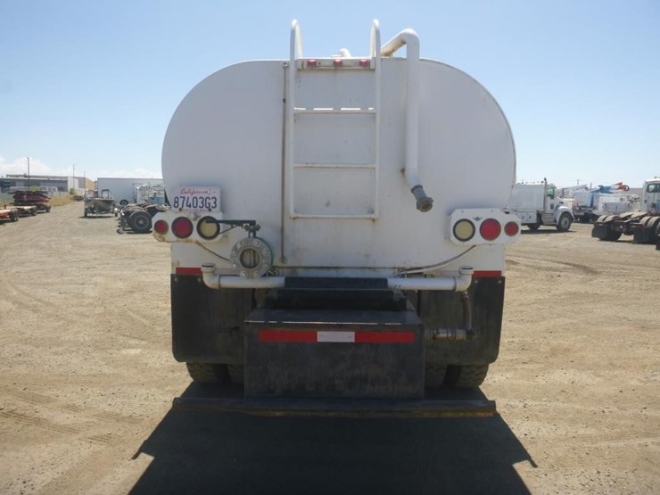 2011-ford-f750-image-6
