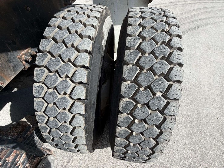 2006-mack-granite-ct713-image-17