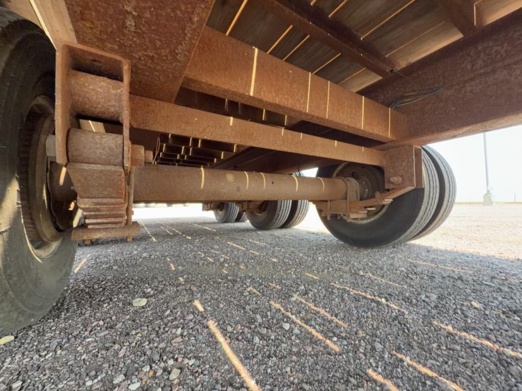 2016-dct-830gs38-gooseneck-trailer-image-13
