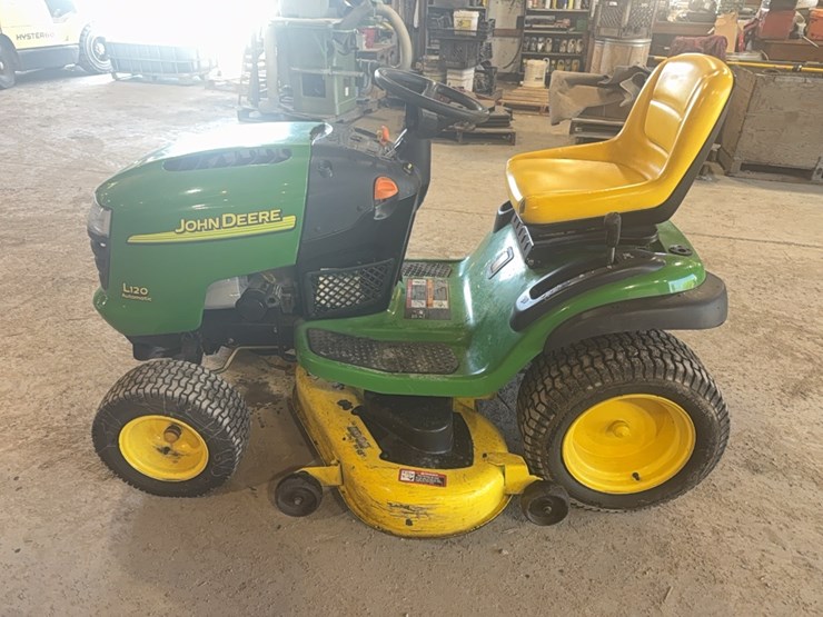 john-deere-l120-image-7